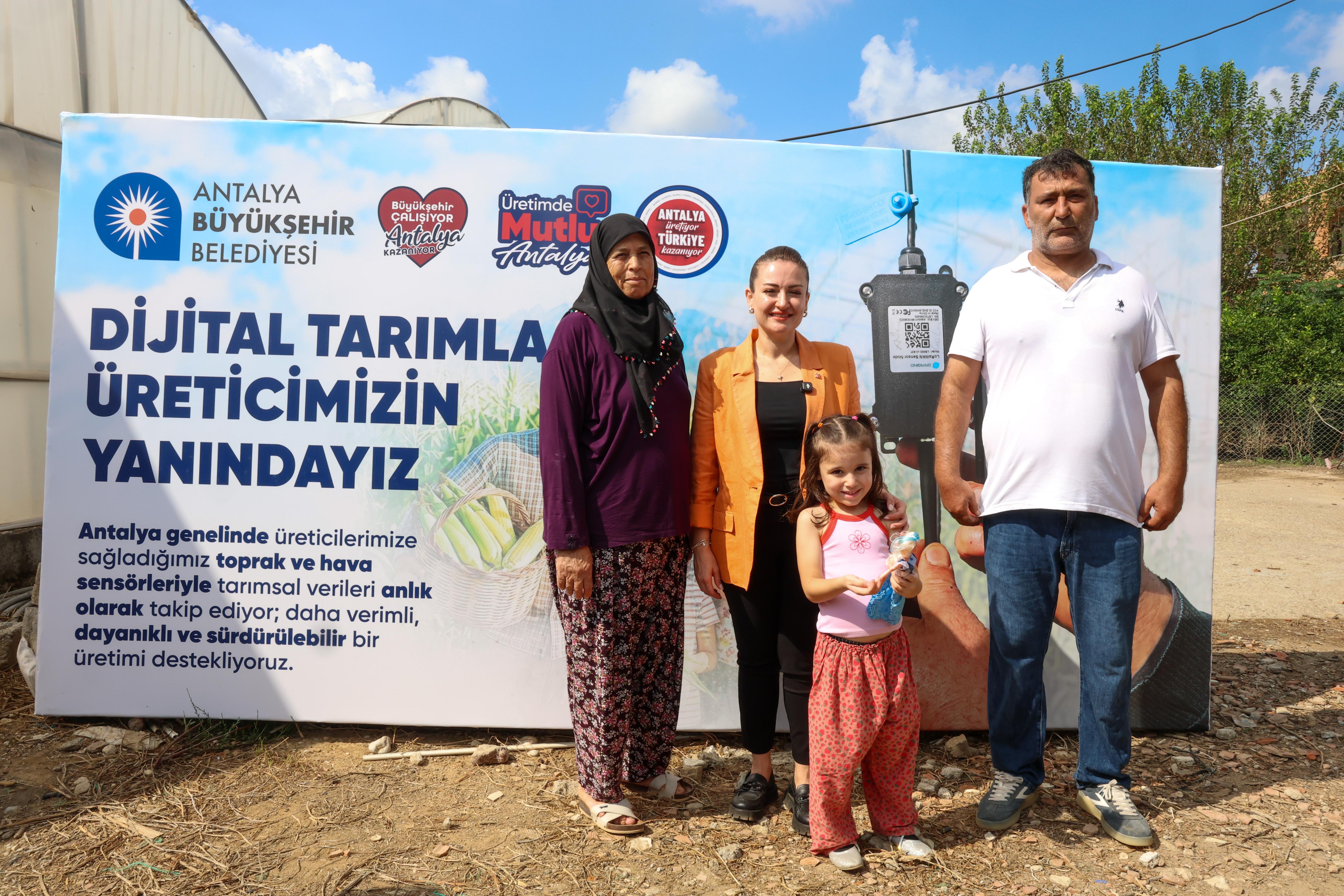 Antalya Büyükşehir Belediyesi’nden Serikli üreticilere dijital sensör desteği